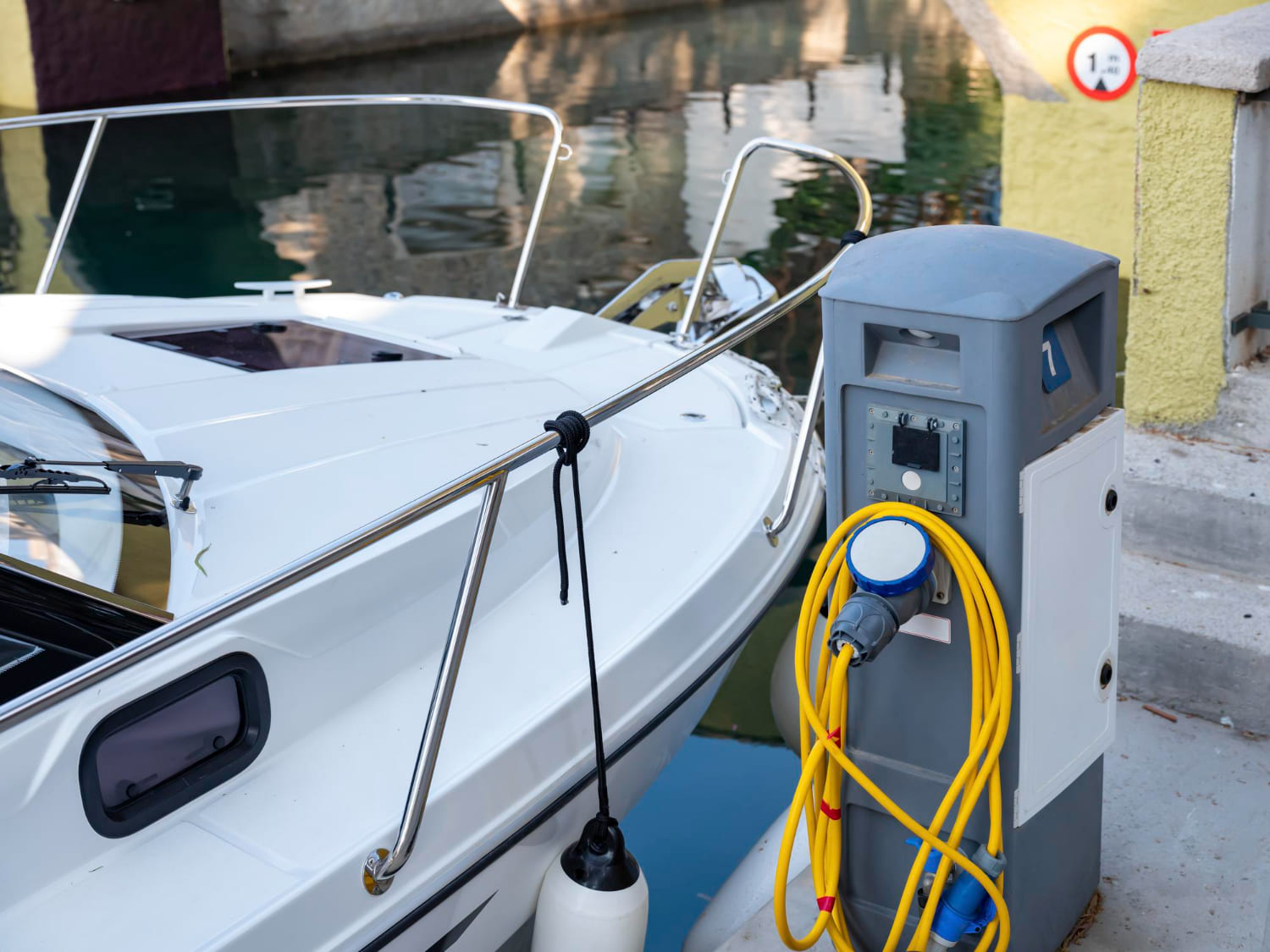 6636 compressed + marine battery chargers & inverters