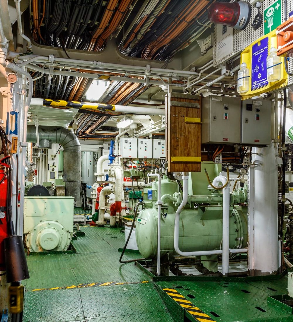 boat engine room r72iaz8ntthh0neicngkjehnc8h01fqwoslk54f308 + air compressor overhauling services in vancouver, bc